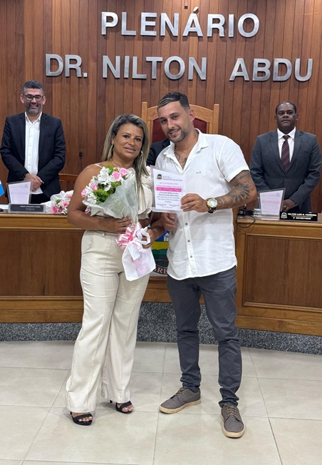 Liliane Almada Medeiros Ribeiro homenageada pelo Vereador Robinho da Vila