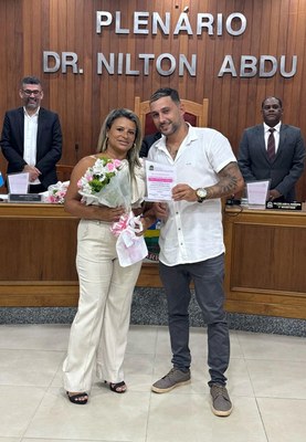 Liliane Almada Medeiros Ribeiro homenageada pelo Vereador Robinho da Vila