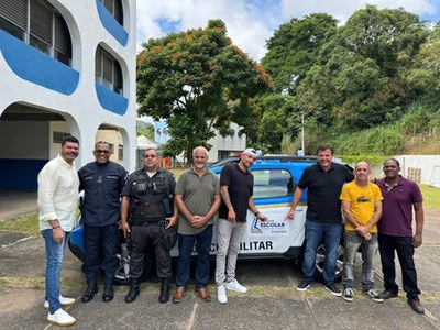 Viatura da patrulha escolar é entregue em Areal 