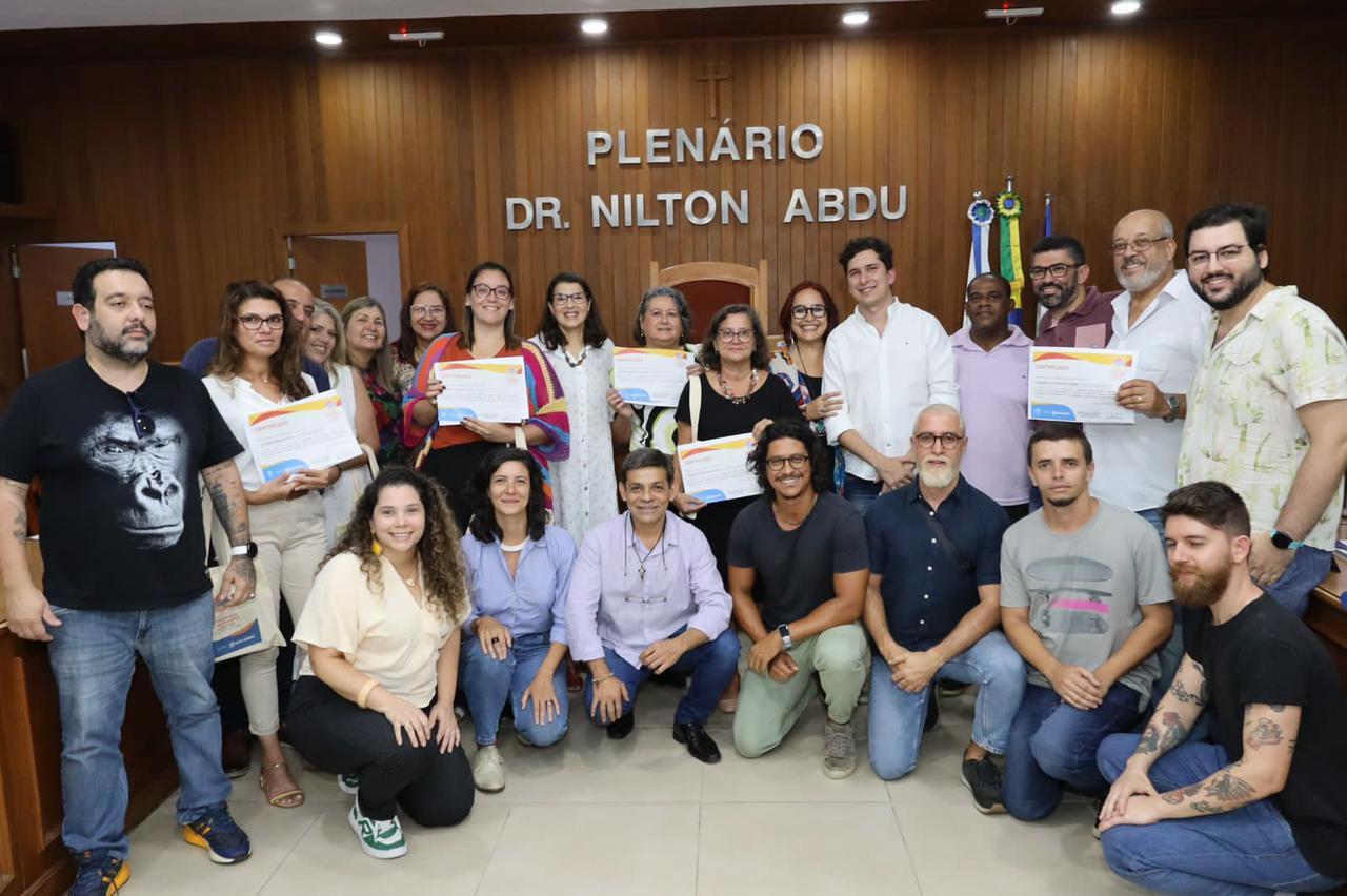 Artesãos Arealenses são diplomados pela UERJ na Câmara de Areal
