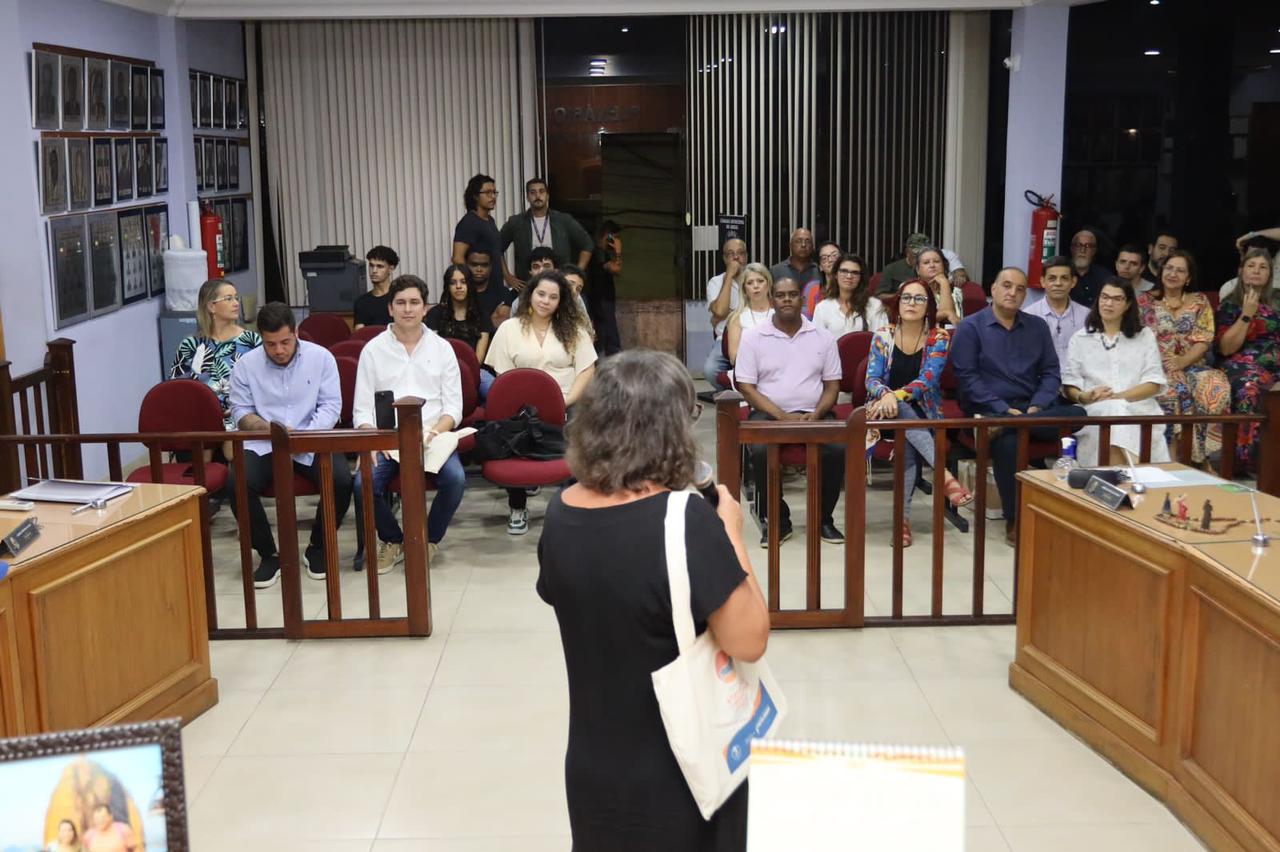 Artesãos Arealenses são diplomados pela UERJ na Câmara de Areal