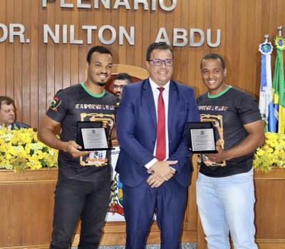 Luís da Papelaria e homenageados Wesley e Wellington Alves