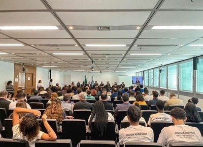 Vereador Luís da Papelaria representa Areal em fórum de aprendizagem do Estado 