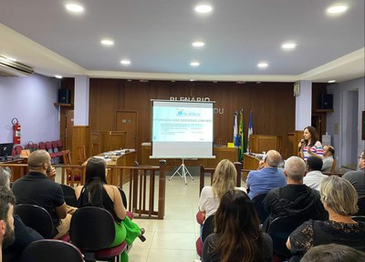 Secretaria de Controle Interno apresenta índices fiscais do 2º quadrimestre na Câmara de Areal 