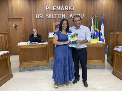 Zilma Velozo recebe a Honrosa Moção de Aplausos do Vereador Dedeu Silva