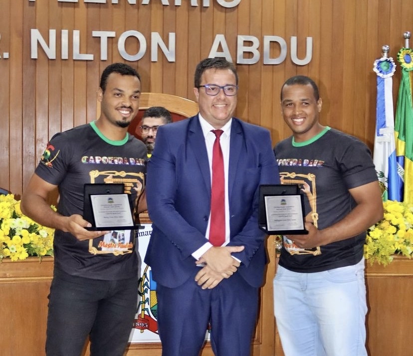 Vereador Luís da Papelaria e homenageados Wesley e Wellington Alves