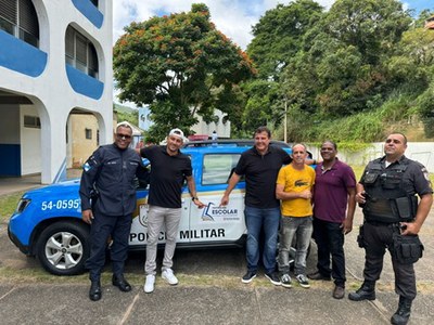 Viatura da patrulha escolar é entregue em Areal 