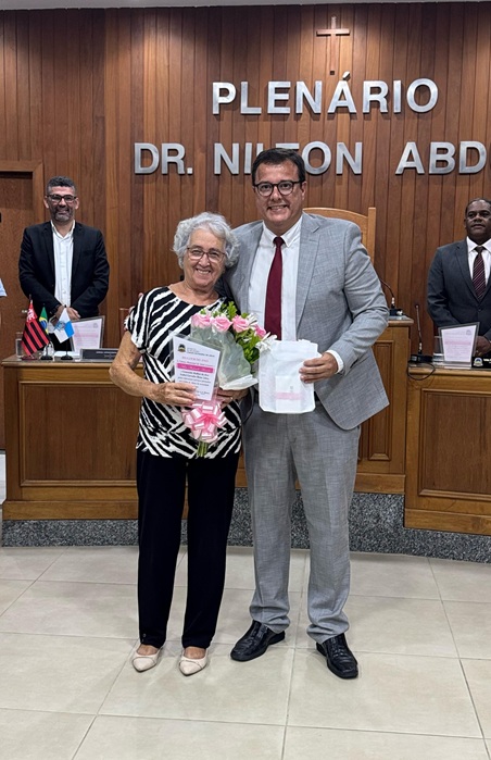 Nilsa Andrade Macedo homenageada pelo Vereador Luís da Papelaria