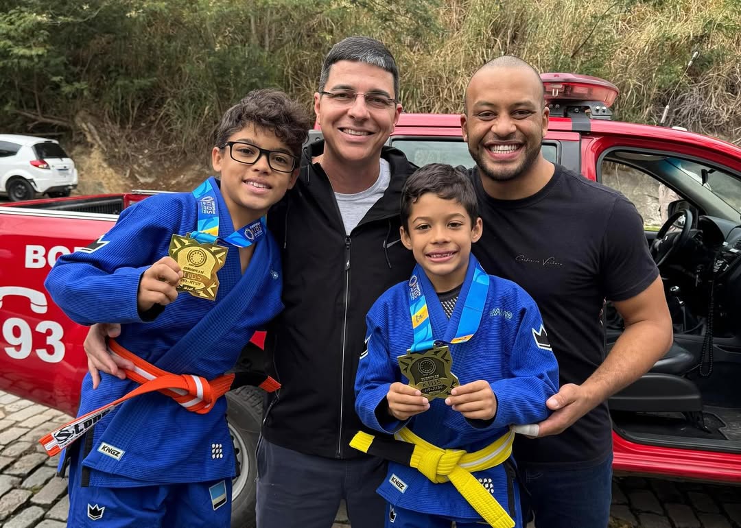 Areal recebe campeões europeus de Jiu-Jitsu Raphael Junqueira e Benjamin Junqueira.