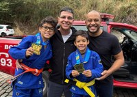 Areal recebe campeões europeus de Jiu-Jitsu Raphael Junqueira e Benjamin Junqueira.