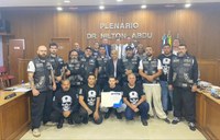 Câmara de Areal realiza entrega de Moção de Aplausos a Moto Clube Insanos