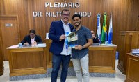 Câmara de Areal realiza entrega de Moção de Aplausos à organizadores dos Blocos de Carnaval 