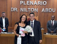 Comenda Mulher do Ano - Izabel Carvalho Roux Lima é entregue na Câmara de Areal 