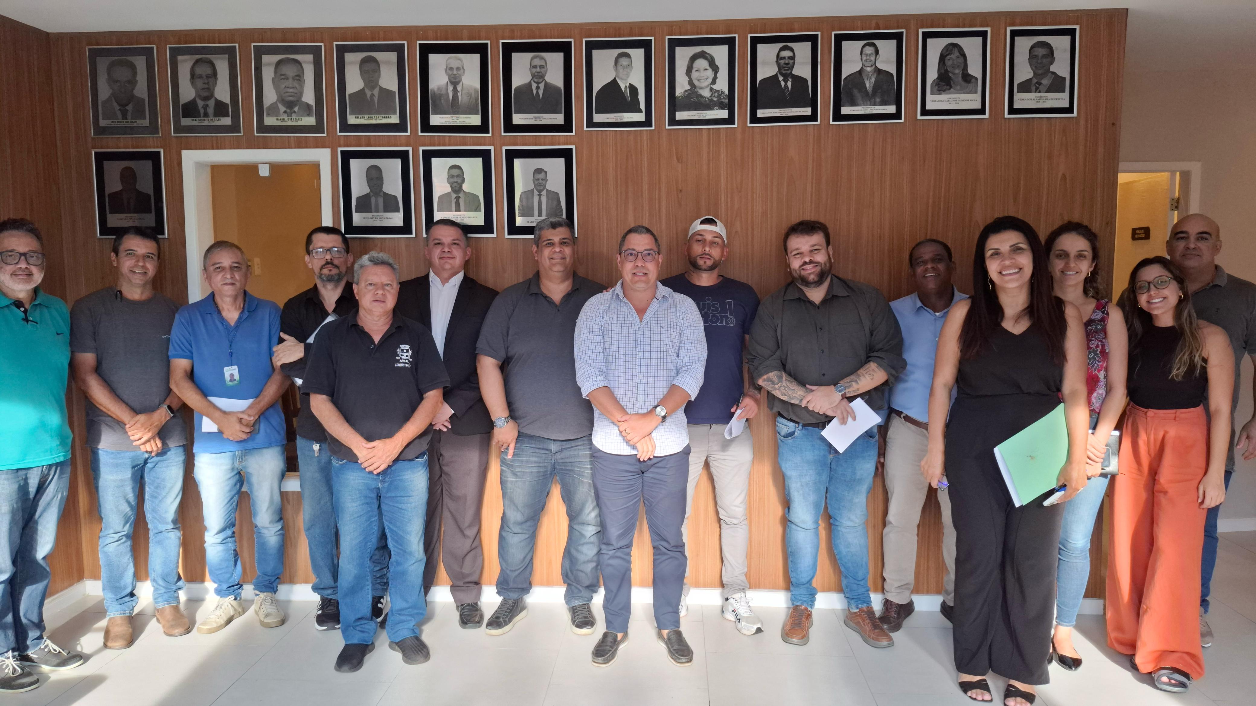 Consignados de servidores públicos ativos e inativos são debatidos na Câmara de Areal.