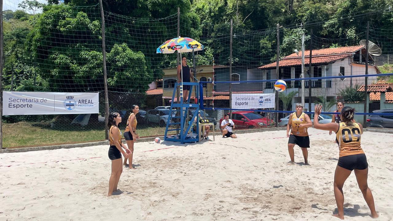 Evento esportivo destaca o vôlei feminino em Areal