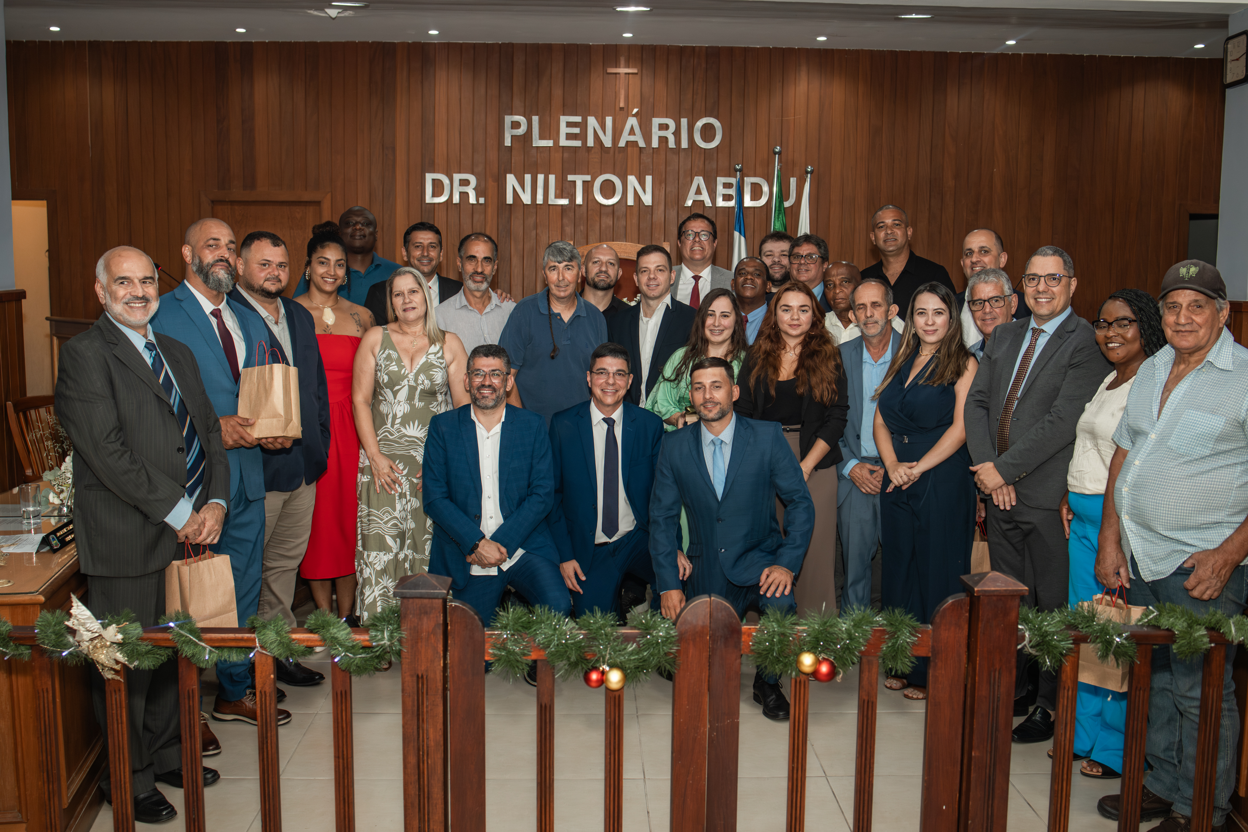 Legislativo homenageia cidadãos com a Condecoração Manoel José Soares