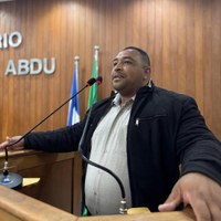 Munícipe Estevão Ludovino utiliza tribuna livre na Câmara de Areal.