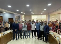 Rodrigo Bacellar recebe Moção de Apalusos na Câmara de Areal 