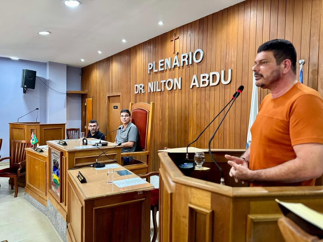 Secretário de Educação presta esclarecimentos na Câmara de Areal.