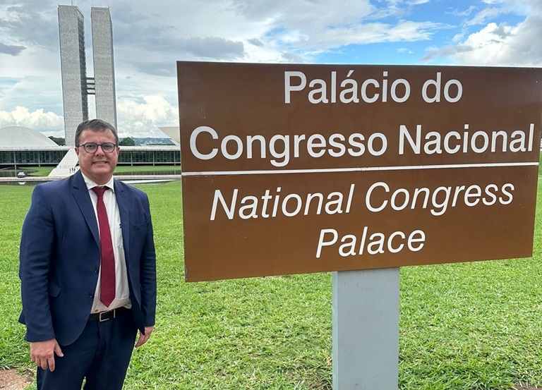 Vereador Luís da Papelaria retorna de Brasília com emendas e recursos 