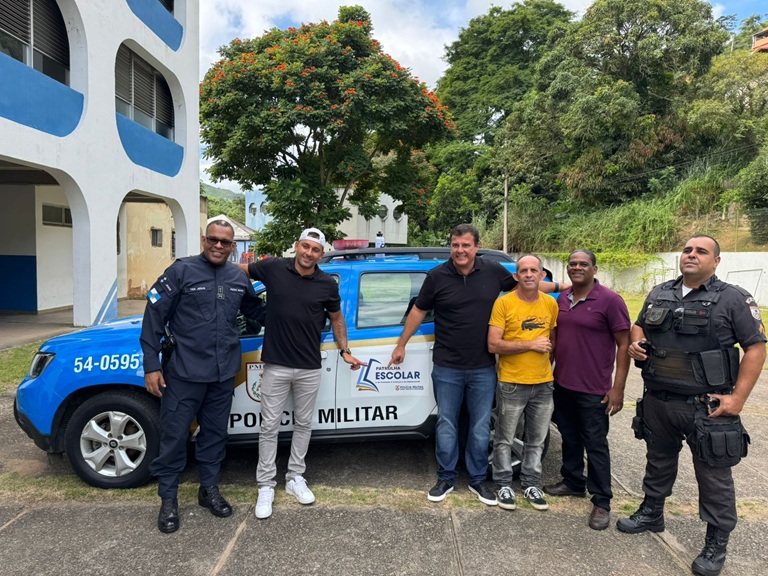 Viatura da patrulha escolar é entregue em Areal 